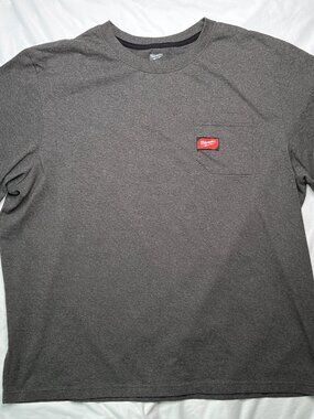 Milwaukee T-Shirt Men’s 2XL Gray Heavy Duty Short Sleeve Crew Neck Pocket